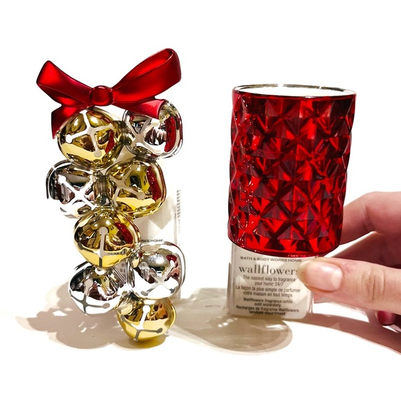 Bath & Body Works Wallflowers Sleigh Bells Bow Red Gold Silver Christmas Holiday - Picture 1 of 15